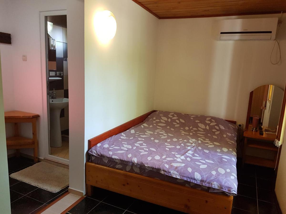 Hotel Casa Simona à Două Mai Extérieur photo