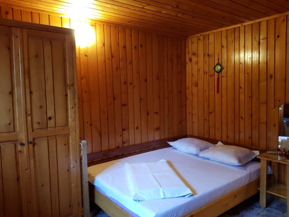 Hotel Casa Simona à Două Mai Extérieur photo